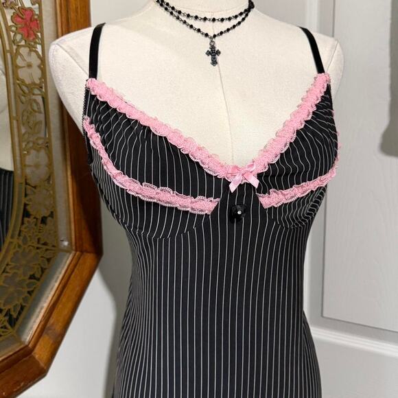 Y2K Dreamgirl Black & White Pinstripe Pink Lace Trim Lingerie Slip w Underwire - Picture 2 of 8
